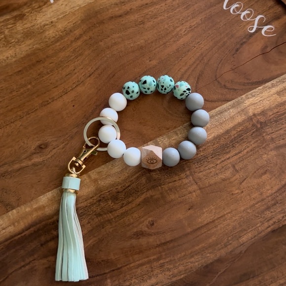 Terrazzo silicone bead keychain with tassel and evil eye wooden bead - Picture 2 of 3